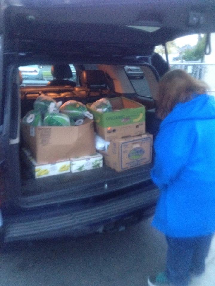 2 San Bernardino Masonic Lodge Thanksgiving food drive delivering Thanksgiving dinners two over thirty families 2014